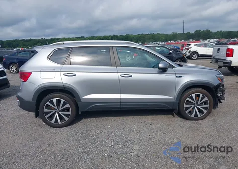 2022 Volkswagen Taos 1.5T Se из США, поврежденный, VIN 3VVLX7B23NM086863